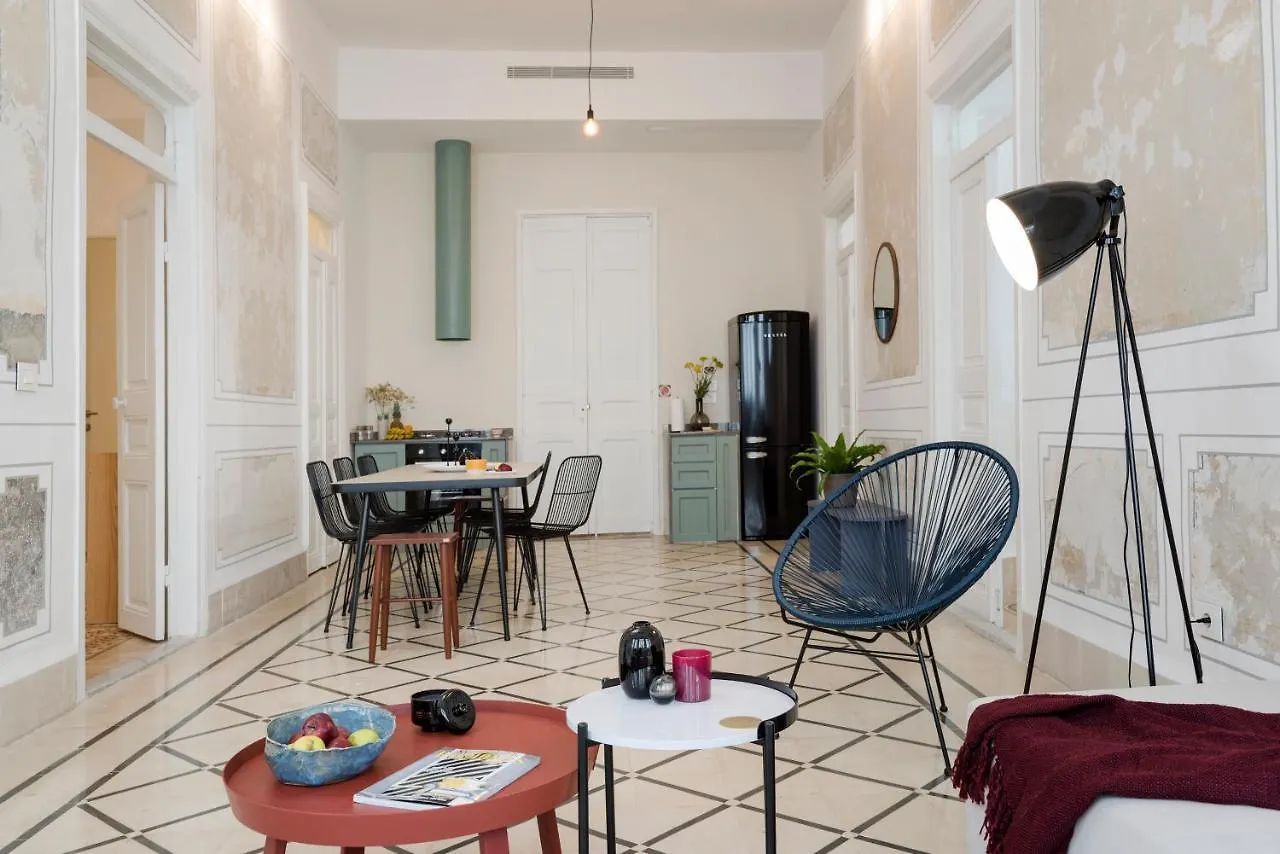 Gemmayzeh Traditional Apartments 베이루트